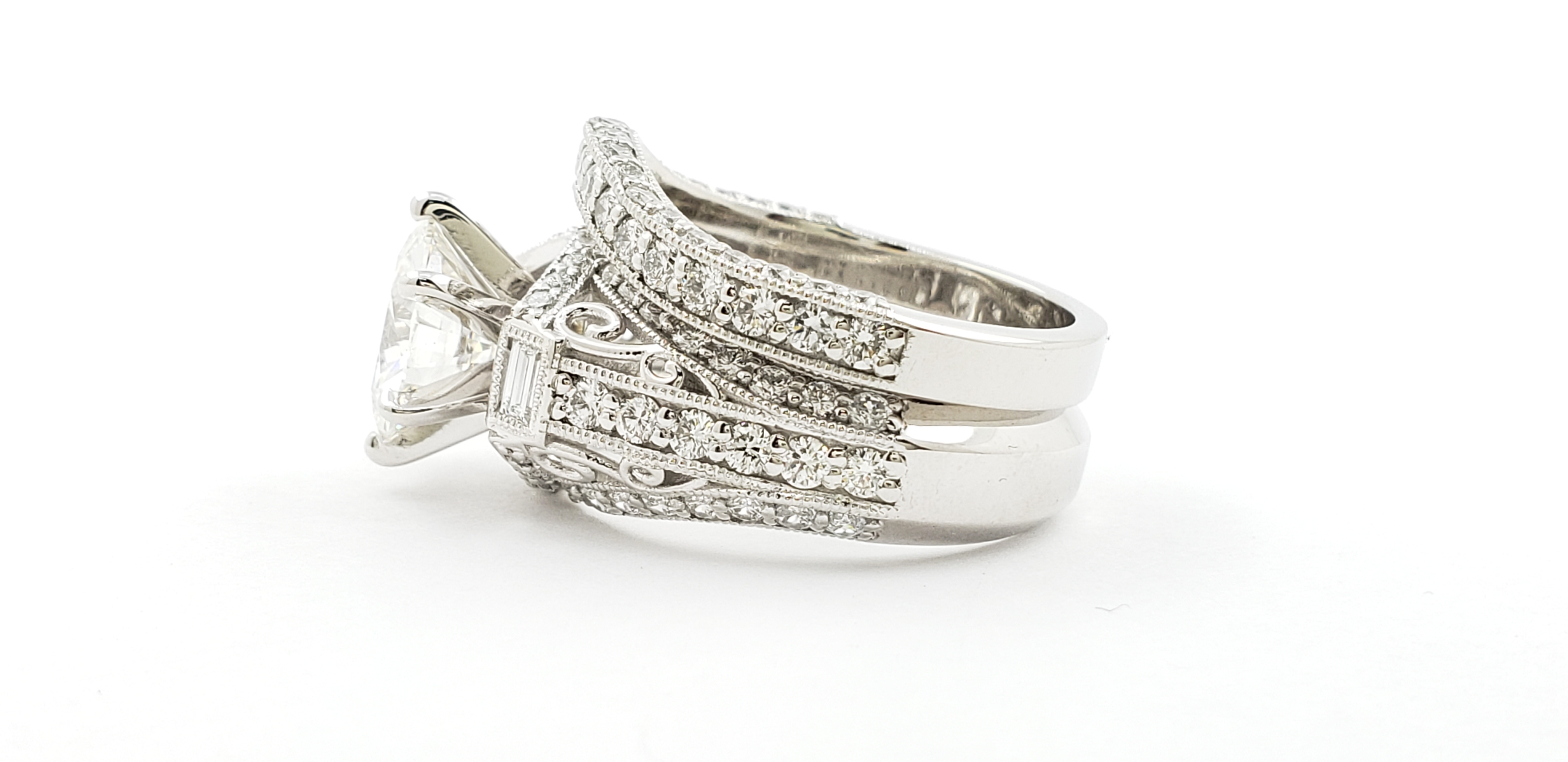 Round Shape Bridal Set with Baguette & Round Shape Side Diamonds